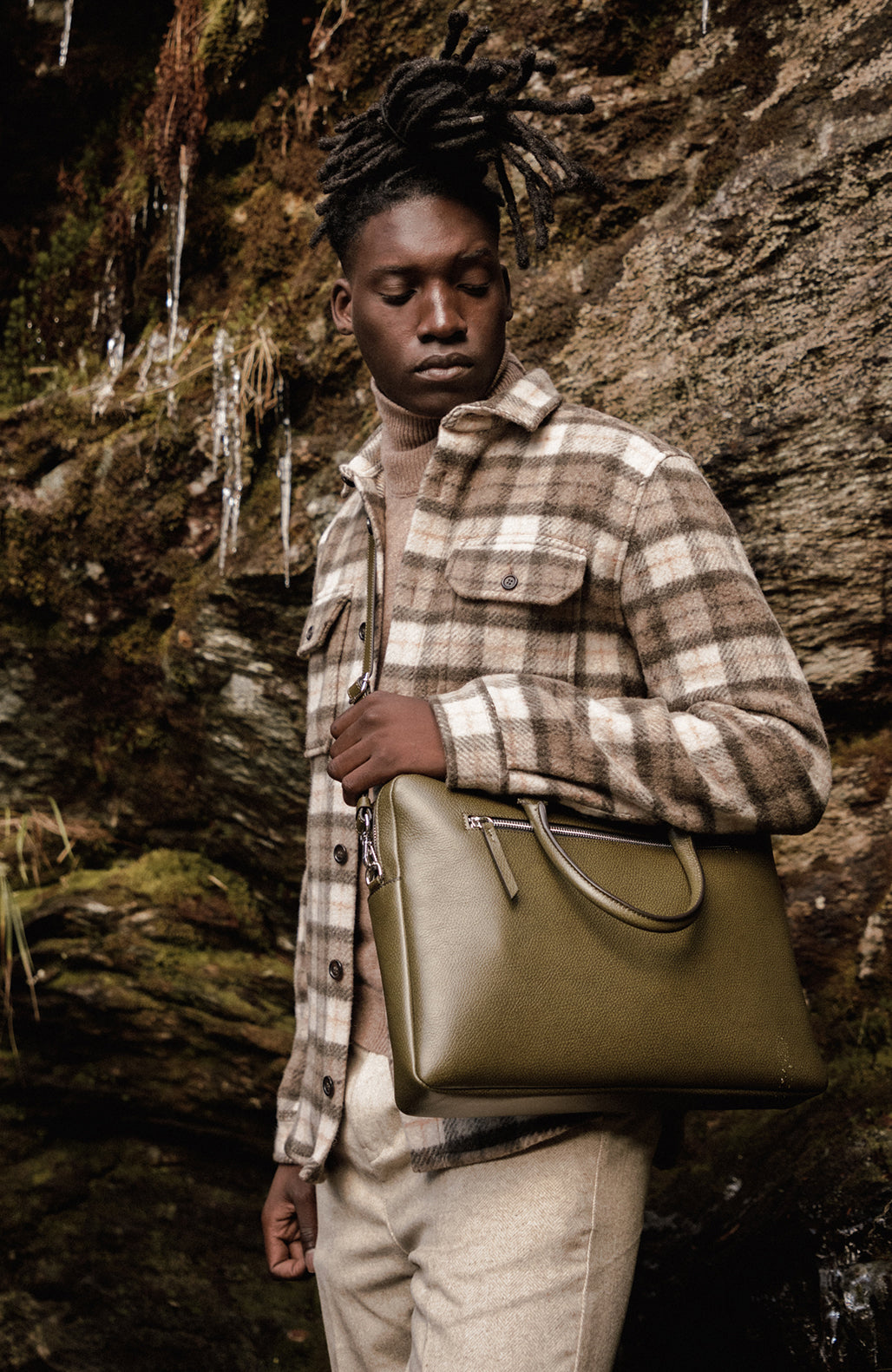Le Slim Briefcase Khaki Pebbled Leather