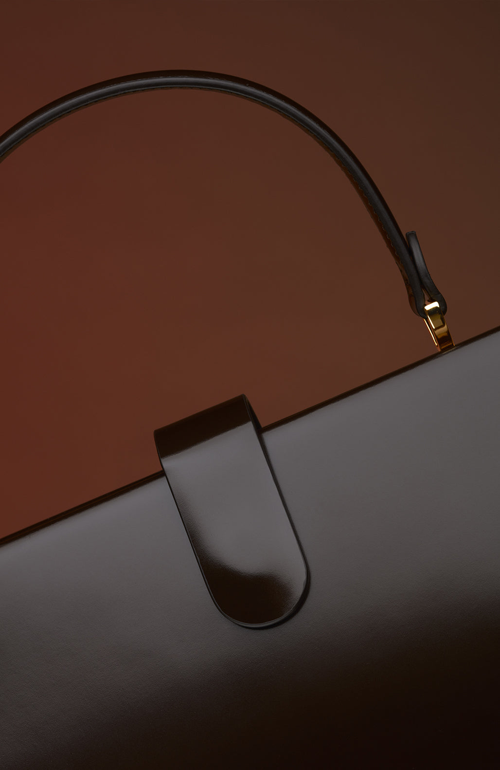 Le sac Elegant 
Brown Patent Leather